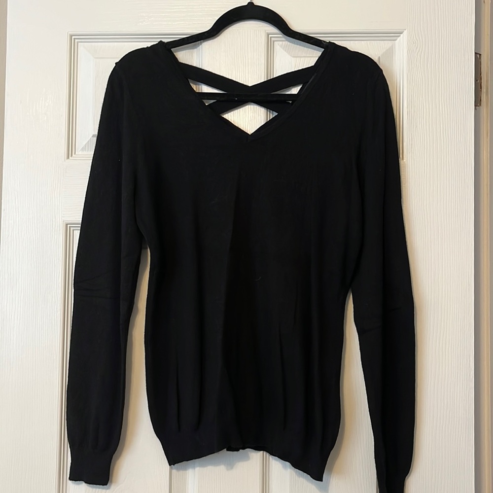 BNWOT Love Ellie Mia Back Detail Sweater